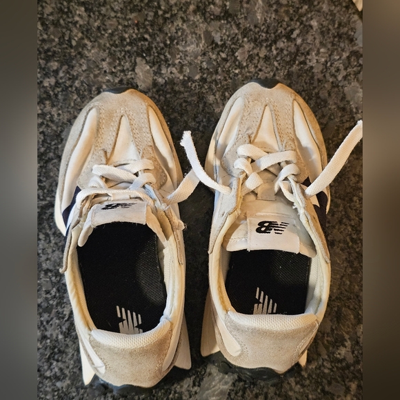 New Balance 327 Shoes Boys Size 11 White Suede Mesh Blue PS327FE Retro Running - Picture 9 of 15